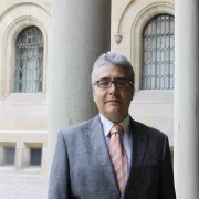 Juli Ponce és membre de l'Equip Docent de l'Escola Sert