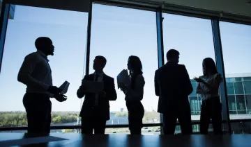 Directivas y directivos en una reunión