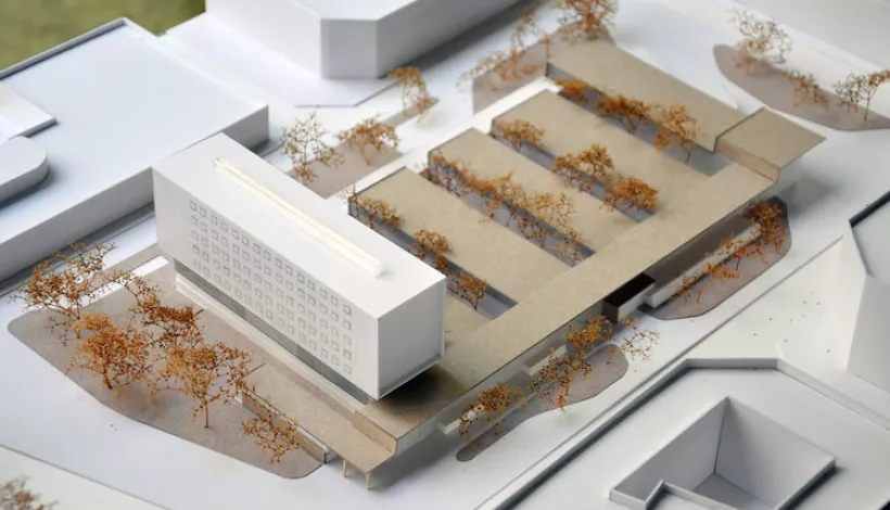 Proyecto hospital perfil urbano Escola Sert