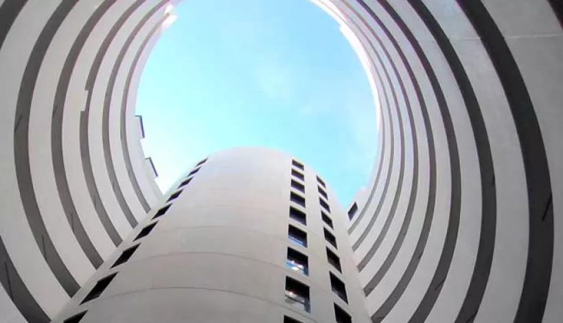 Contrapicado de un edificio