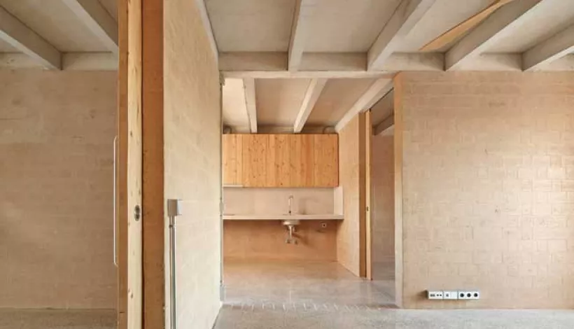 Habitación construida con materiales sostenibles