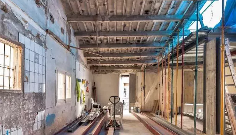 Tasques de rehabilitació d'un edifici
