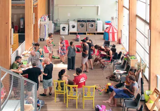 Espacio común en un proyecto de vivienda social