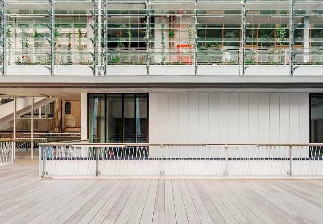 Edificio construido con materiales ligeros