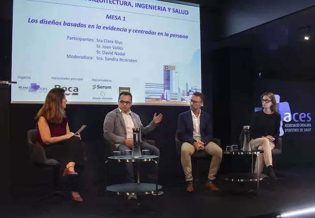 Joan Vales en la mesa redonda