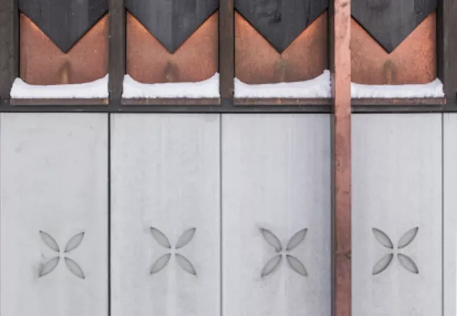 Puerta con nuevos materiales constructivos