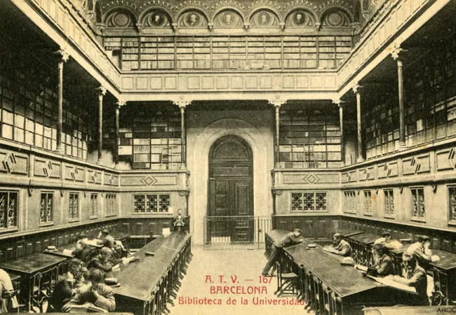 Foto histórica de la biblioteca de la Universitat de Barcelona