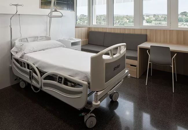 Interior habitacion clinica Girona