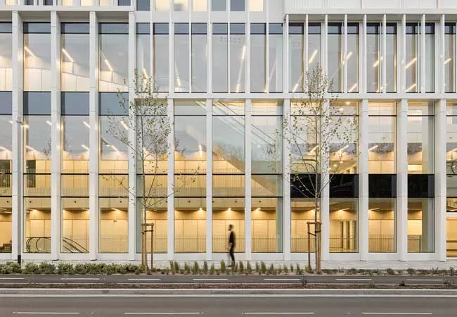 Exterior de la Clínica Girona en la calle Barcelona