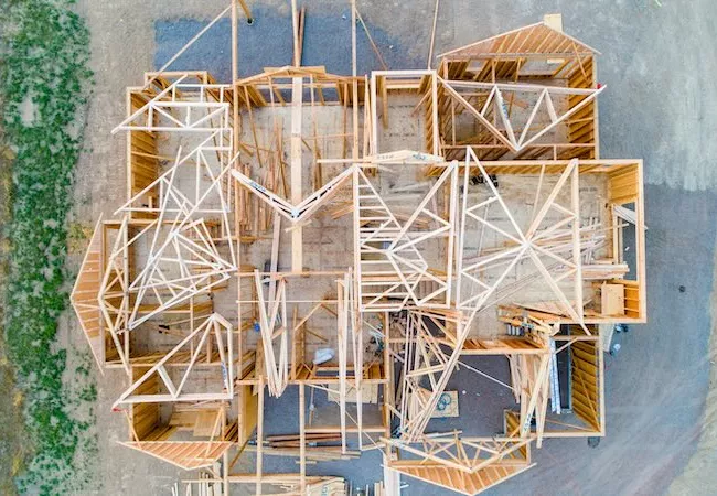 Construcció d'una casa de fusta