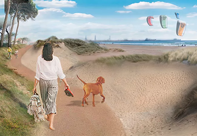 Mujer paseando por una playa