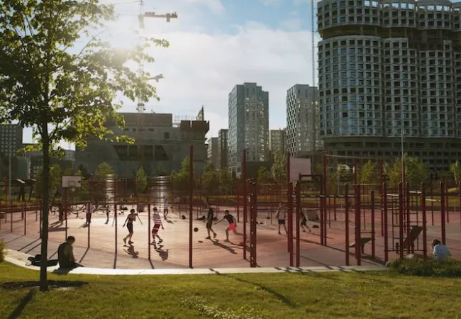 Zona de juegos en una ciudad