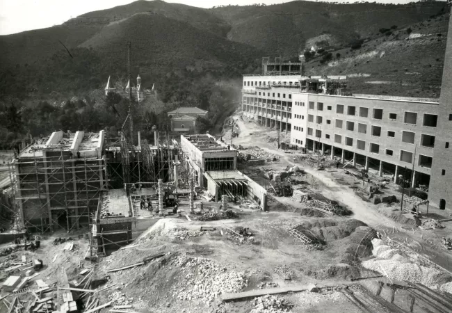Panoràmica de les obres de construcció Llars Mundet