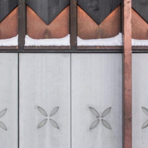 Puerta con nuevos materiales constructivos