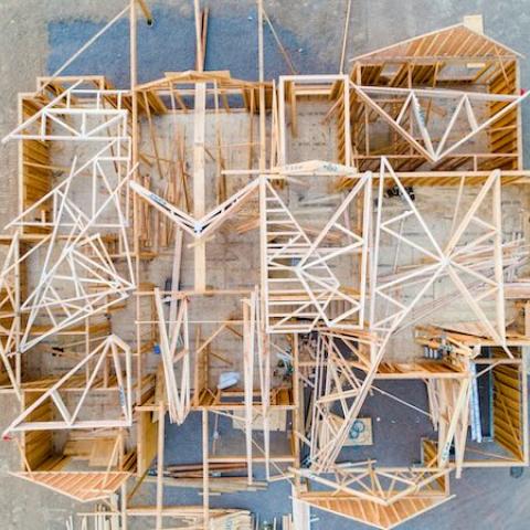 Construcció d'una casa de fusta